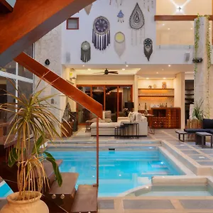 villa-tikal.allrivieramayahotels.com/